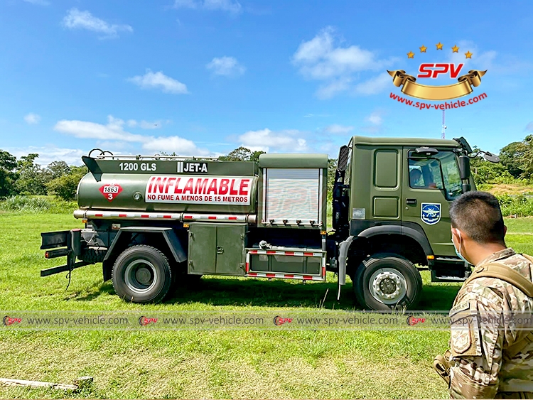 SPV Helicopter Refueling Truck Sinotruk in Panama